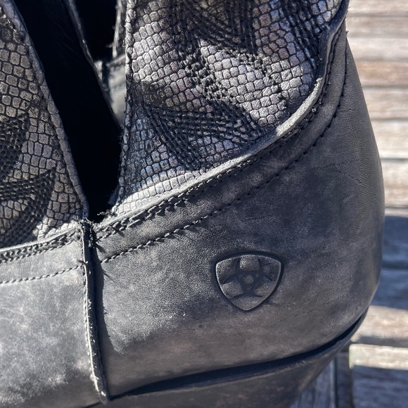 Ariat Hazel Sz 7.5 Women's Distressed Black Ankle Booties - Picture 14 of 16